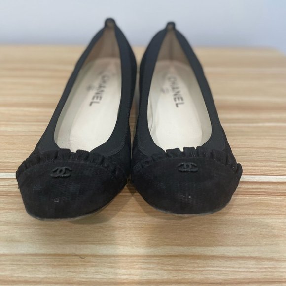CHANEL Authentic black suede ballet flats with CC logo and ruffle trim sz 36 - Picture 6 of 8